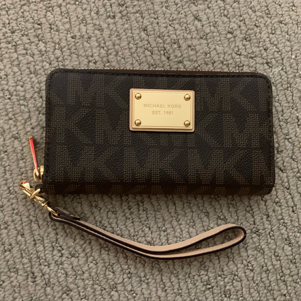Michael Kors Wristlet